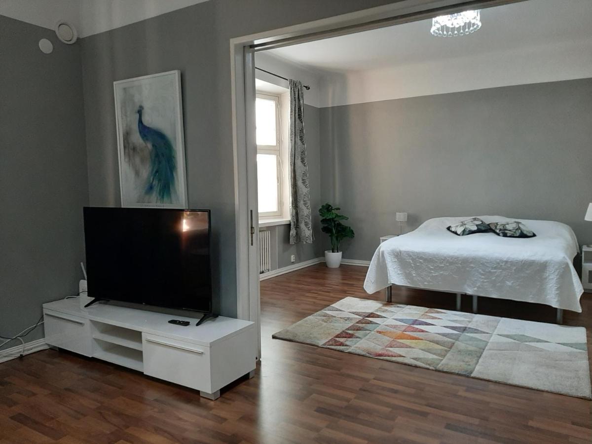 Go Happy Home Vilhonkatu 9. Stylish home in the heart of the city centrer - Housity