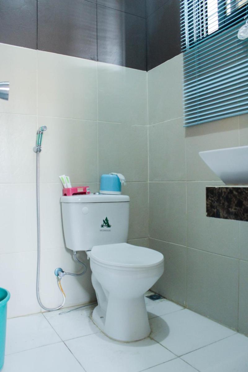 4BR House in Batangas City, FREE Wifi + Netflix - Housity