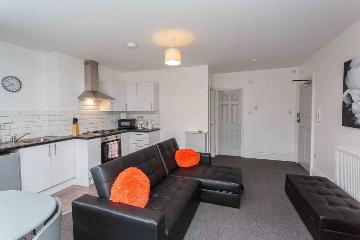 Cherry Property - Orange Suite - Housity