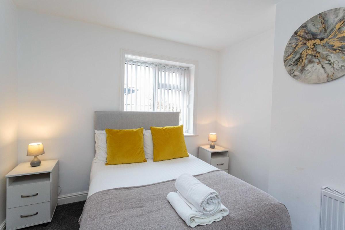 Cherry Property - Pineapple Suite - Housity
