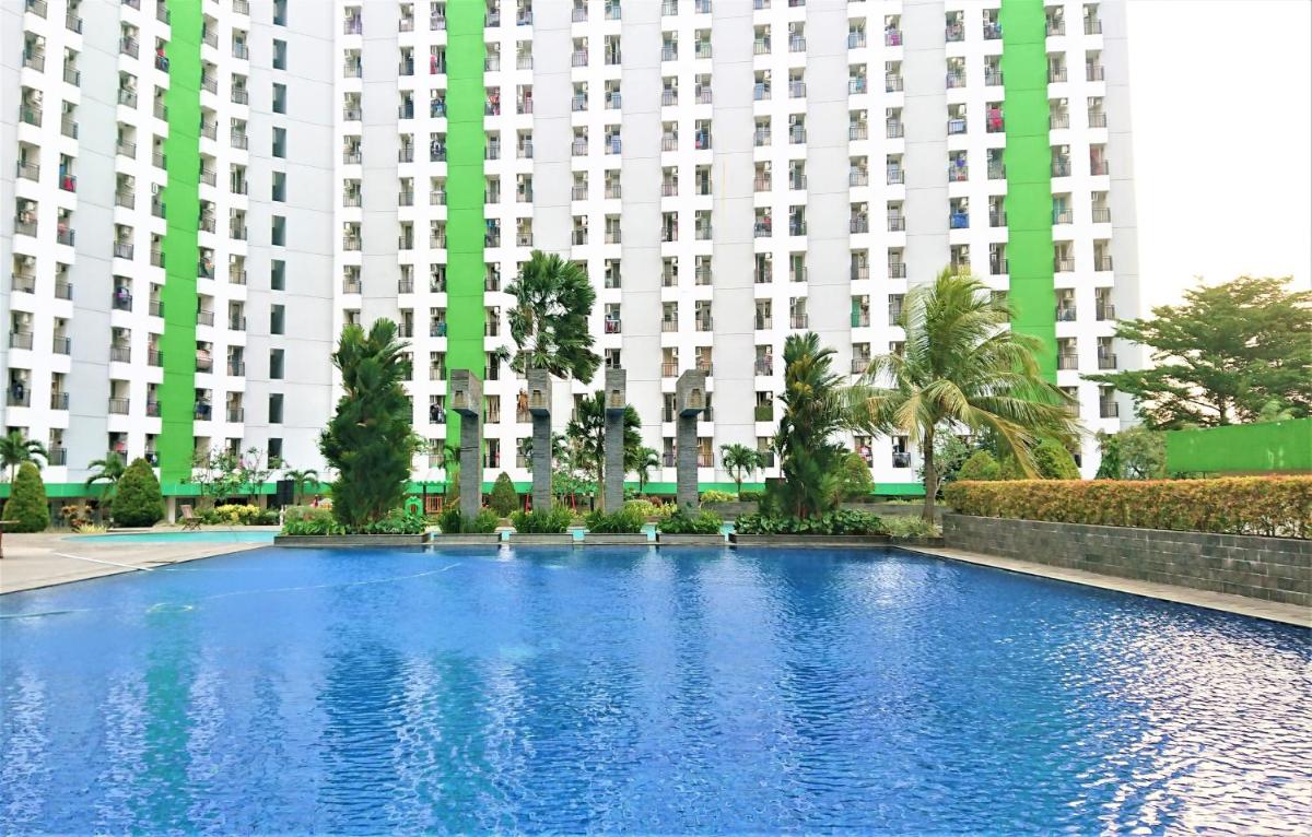 Apartment Green Lake View Ciputat by Celebrity Room - Housity