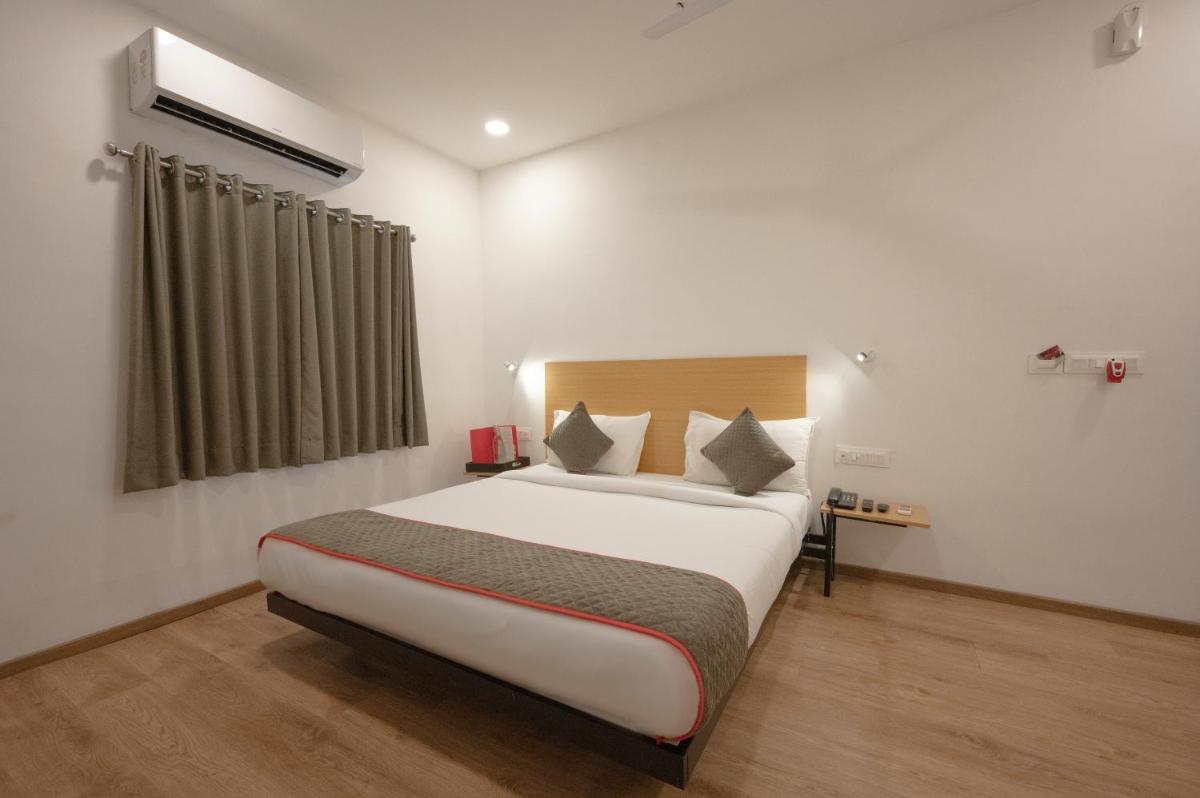 Hotel Signature INN - Housity