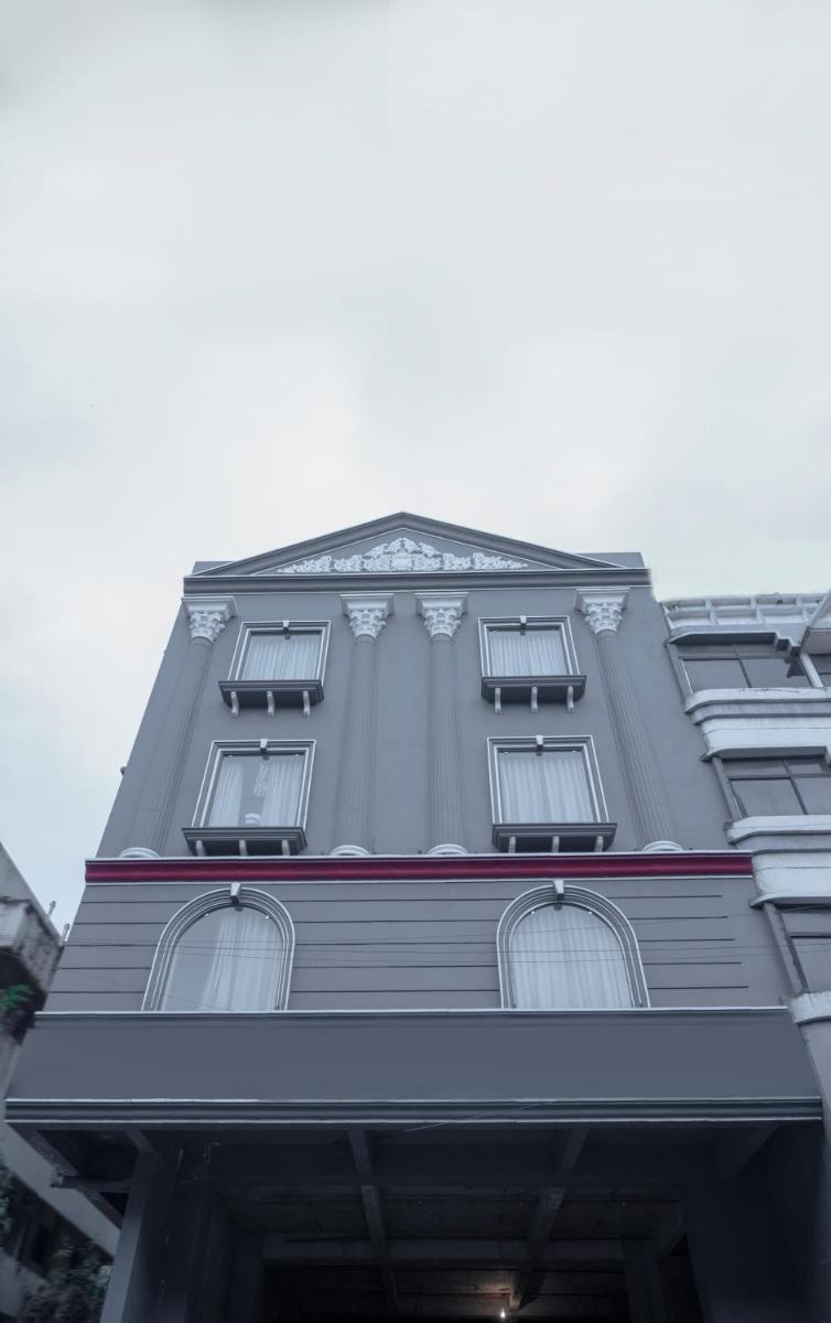 Hotel Signature INN - Housity