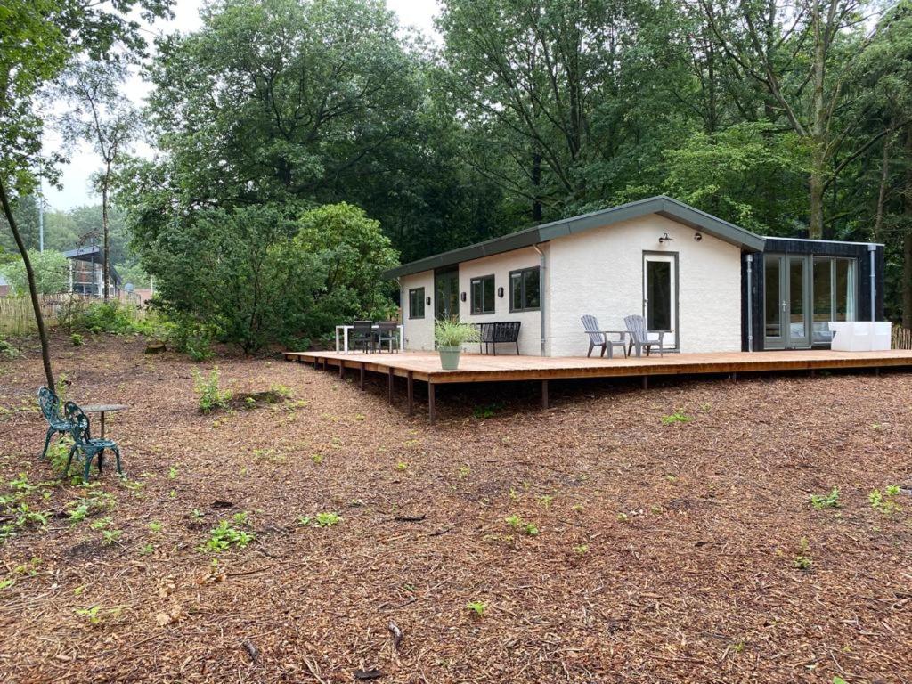Stijlvolle bungalow nabij prachtige zwempoel - Housity