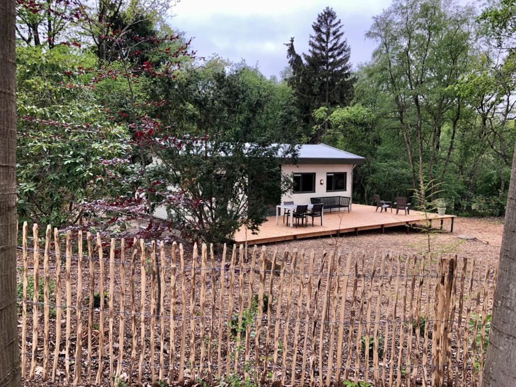 Stijlvolle bungalow nabij prachtige zwempoel - Housity