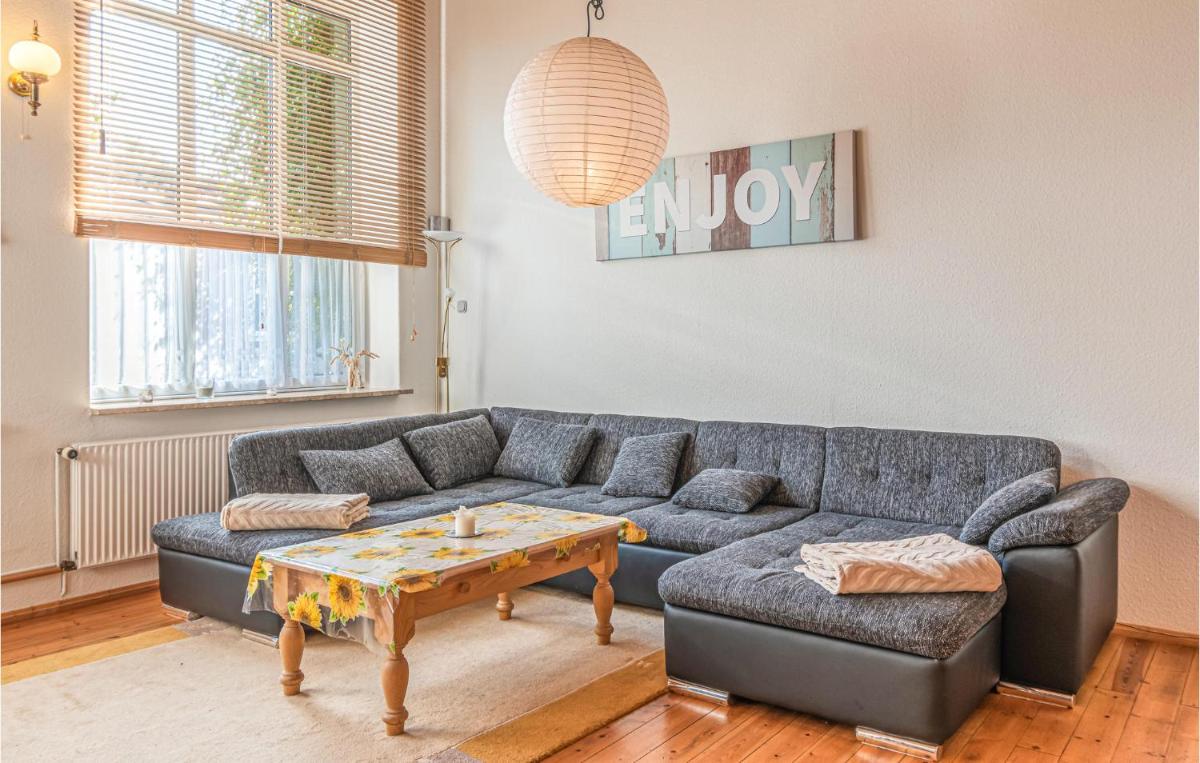 Lovely Apartment In Trennewurth - Housity