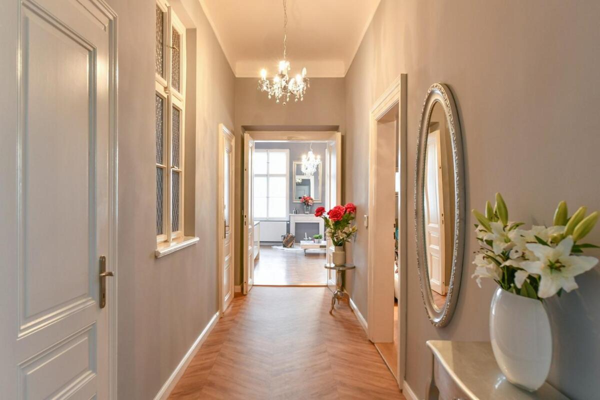 Cityscape Wenceslas Square Apartment - Housity