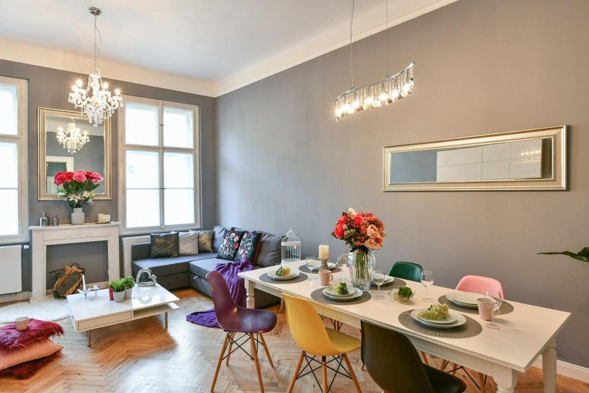 Cityscape Wenceslas Square Apartment - Housity