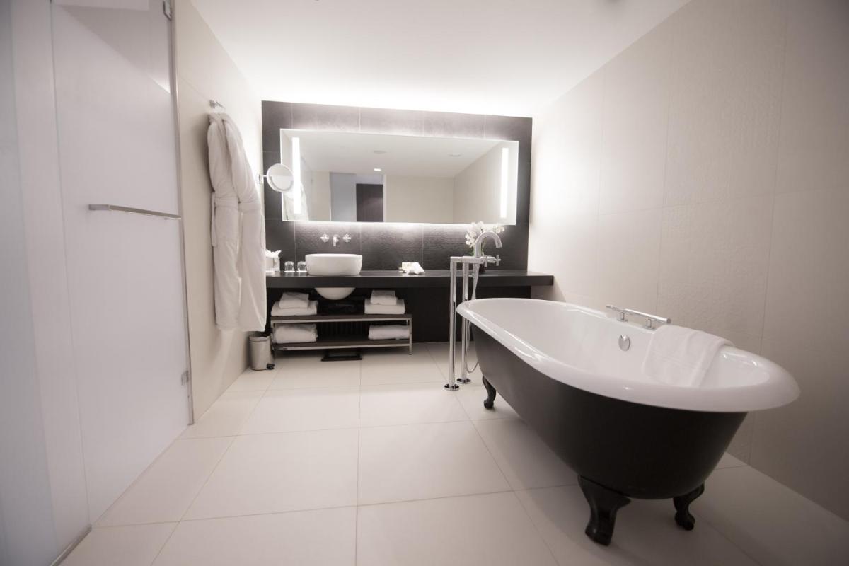 Salle de bains dans l'établissement InterContinental Marseille - Hotel Dieu by IHG