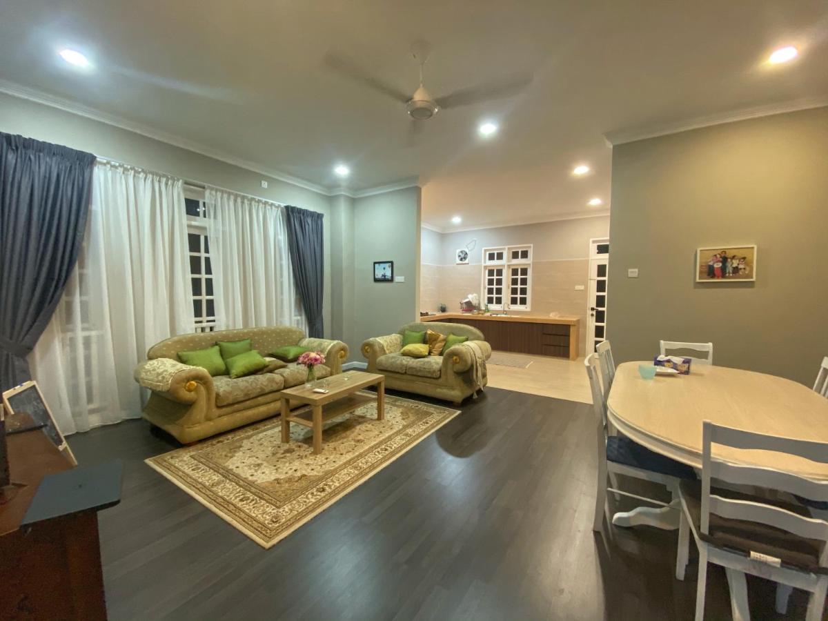 Shafickza Guesthouse - Housity