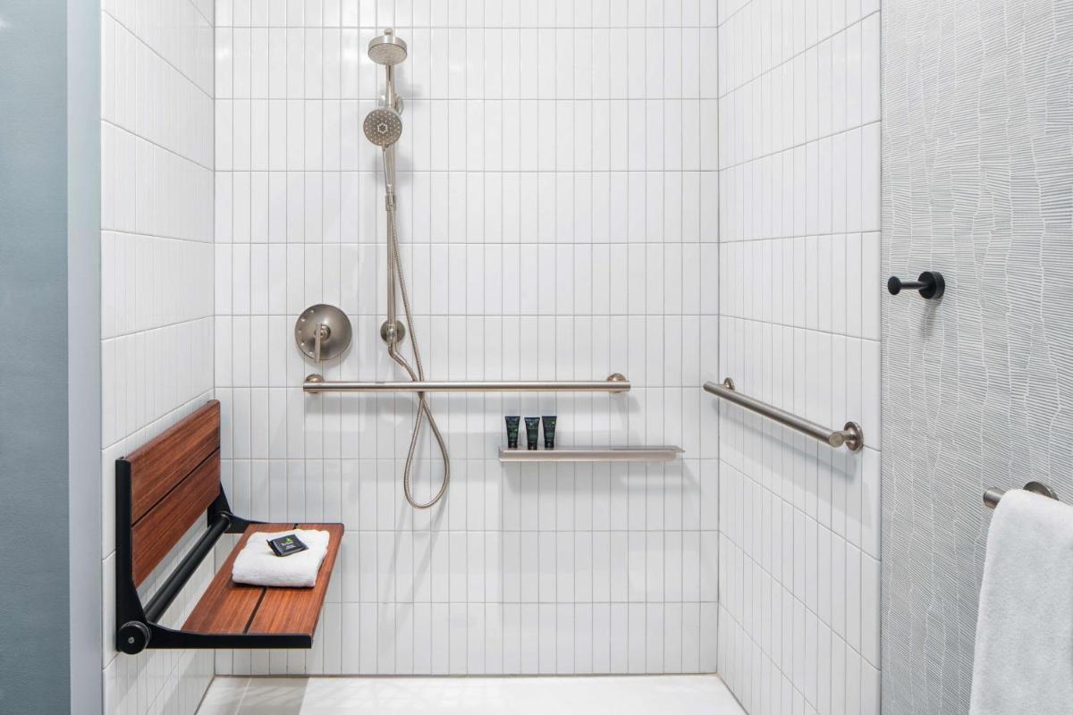 Hyatt Centric Center City Philadelphia - Housity