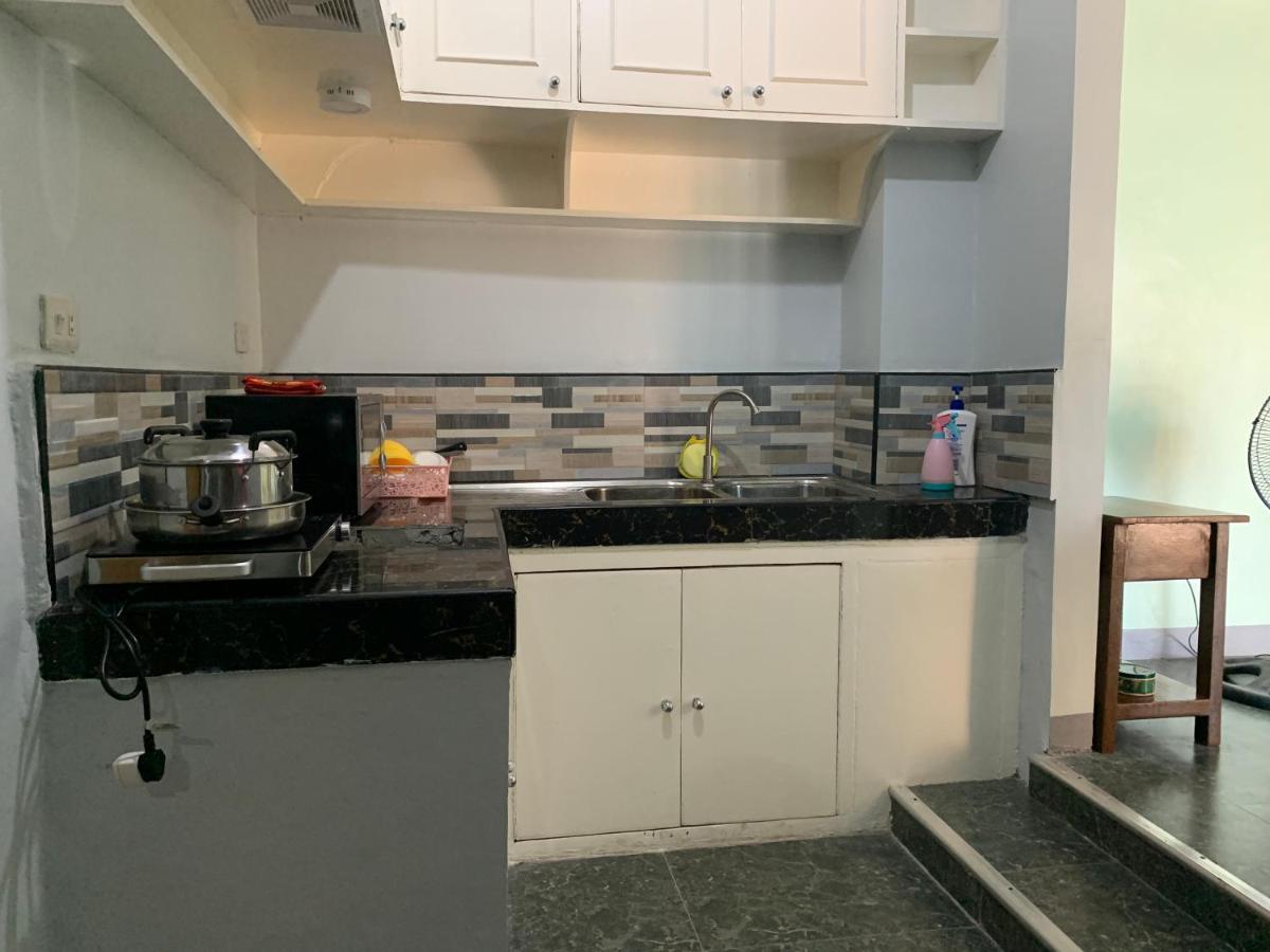 Beinte Singko de Marso Apartments - Housity