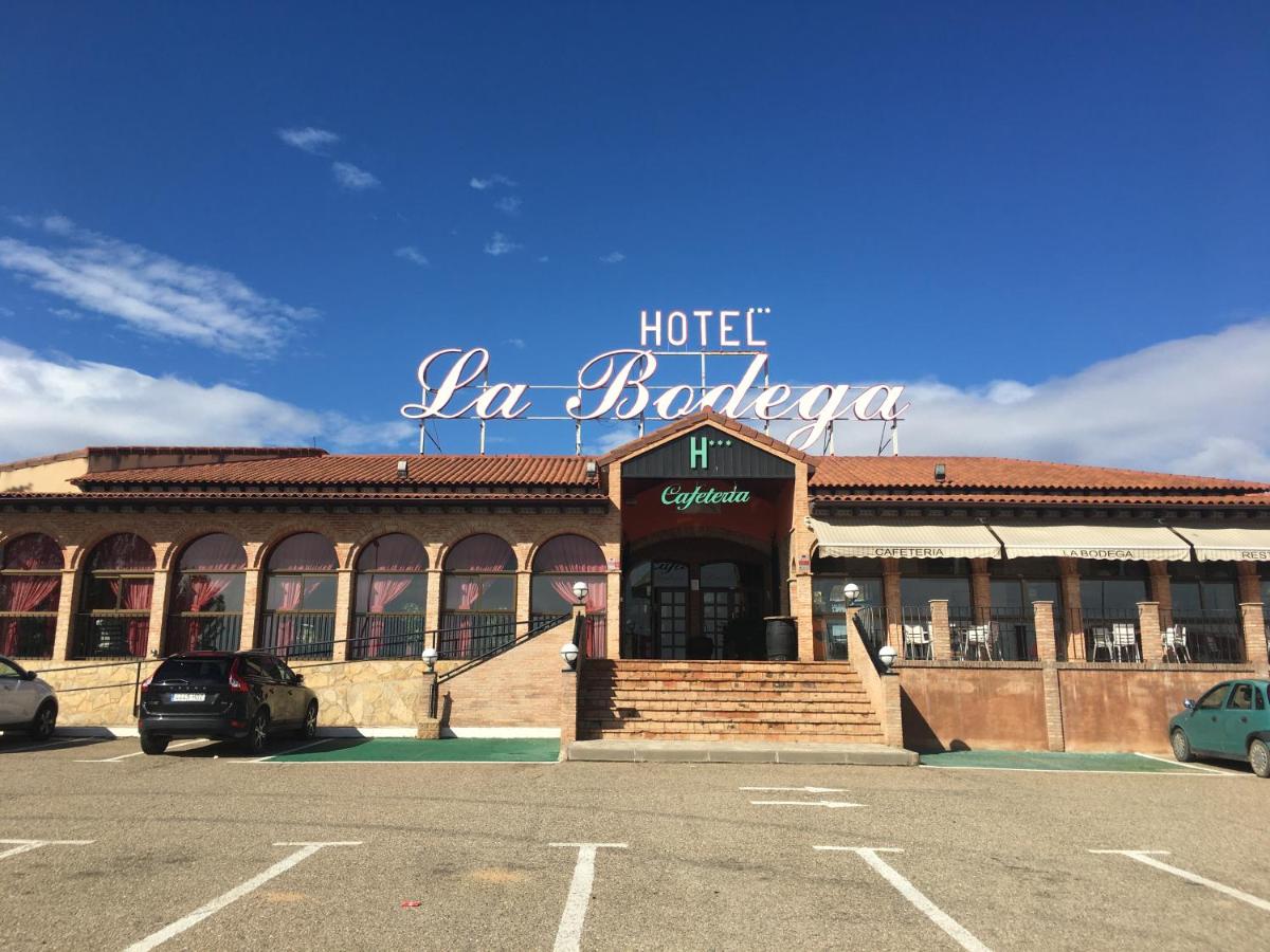 Hotel La Bodega - Housity