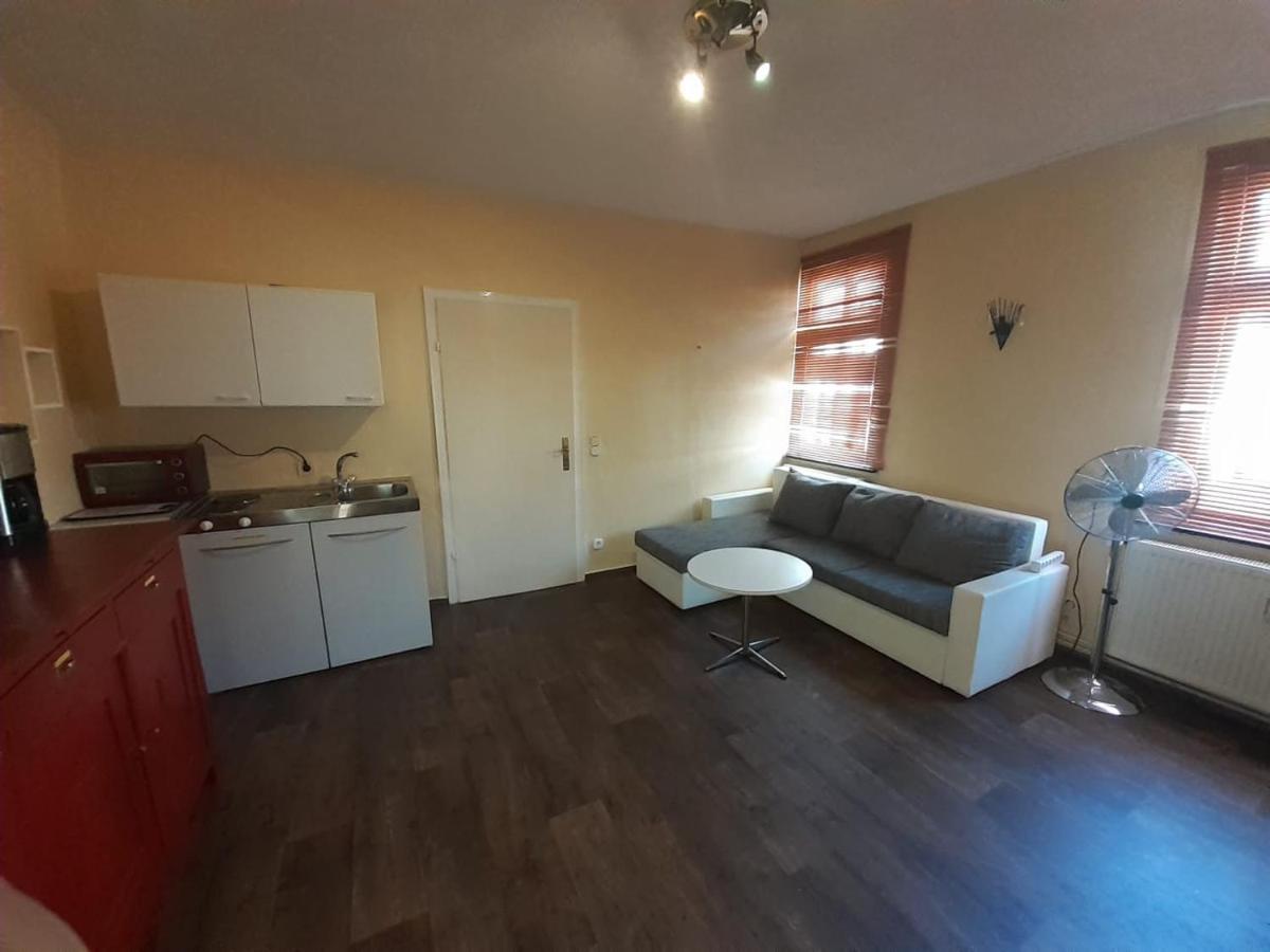 2-Raum mit Kochzeile und Bad in schönem Landhaus - Housity