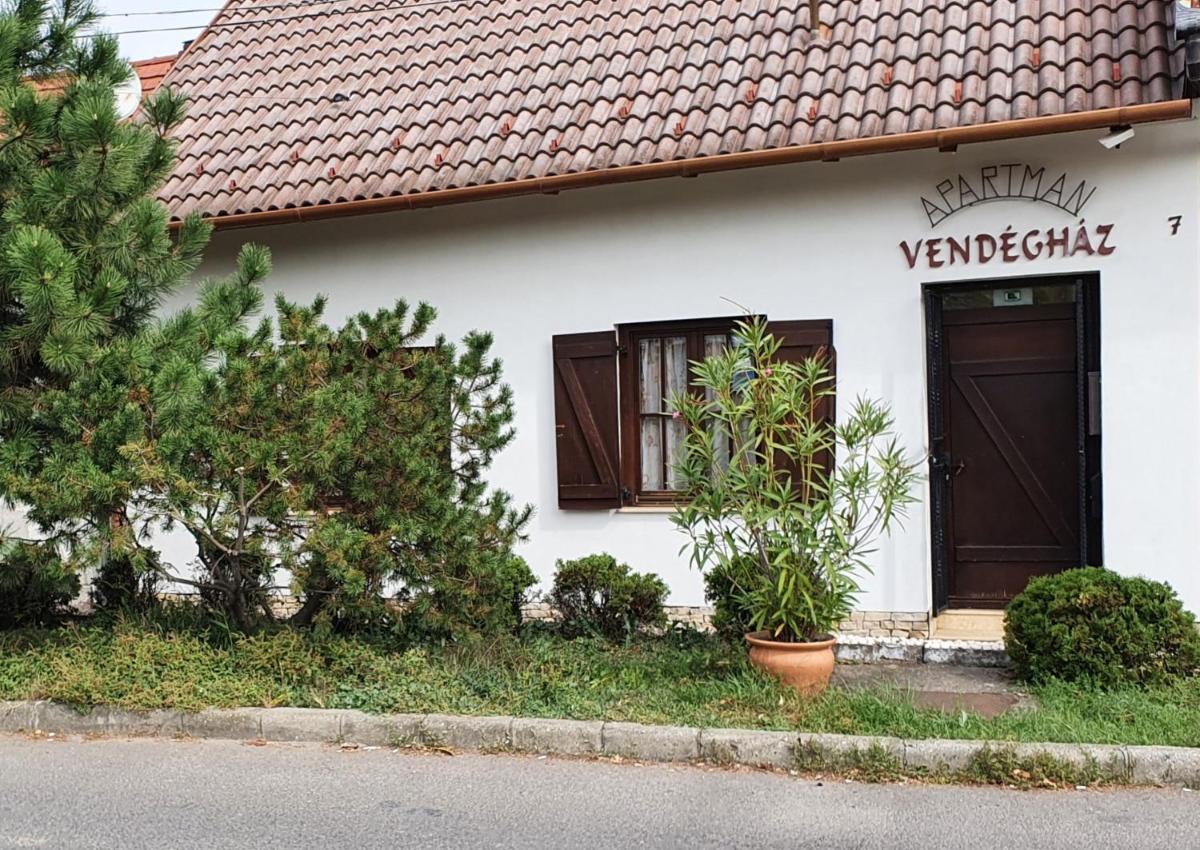 Gyöngyvendégház - Housity