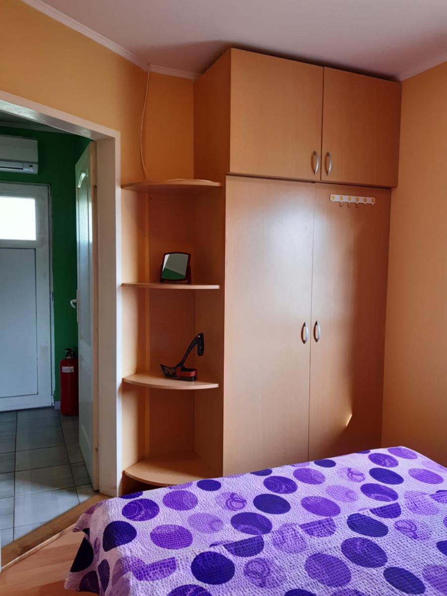 Tiski mir - Housity