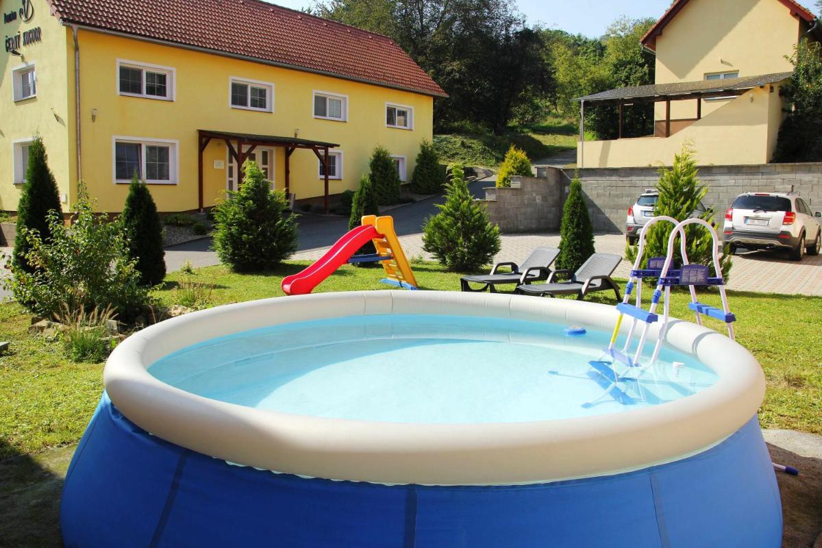 Černý Kocour Apart hotel - Housity