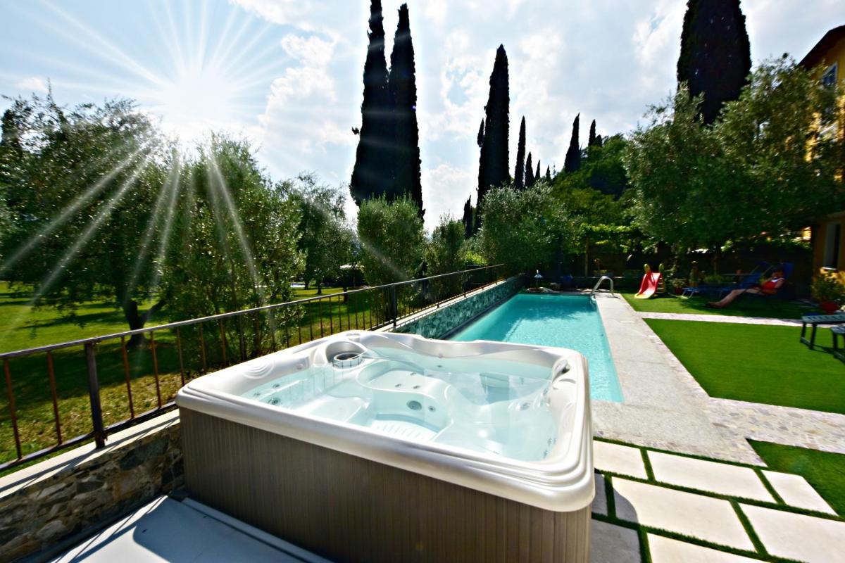 Hotel Diffuso Il Portichetto Vezio Perledo - Housity