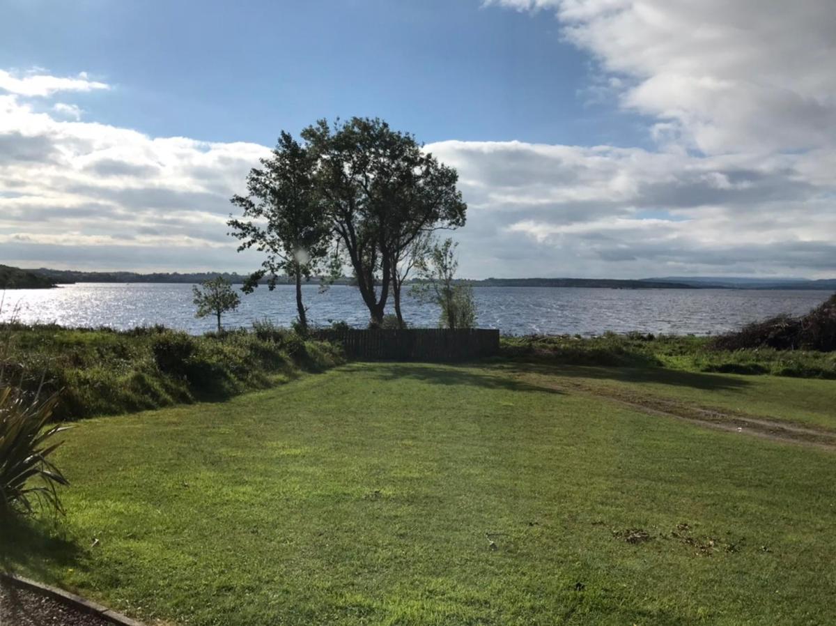 Kesh Lakeside Cottage - Housity