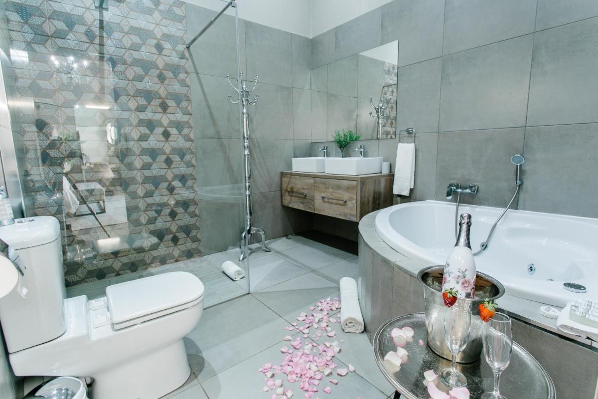 Stonehill Villa - Housity