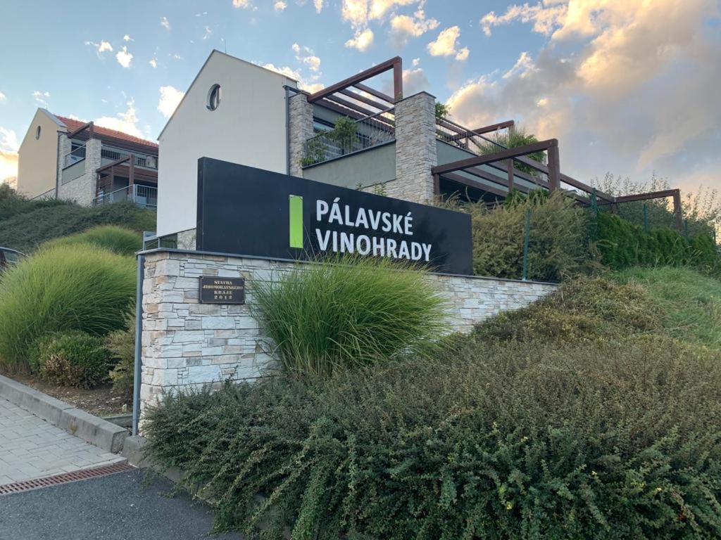 Apartmán u pláže s terasou - Housity