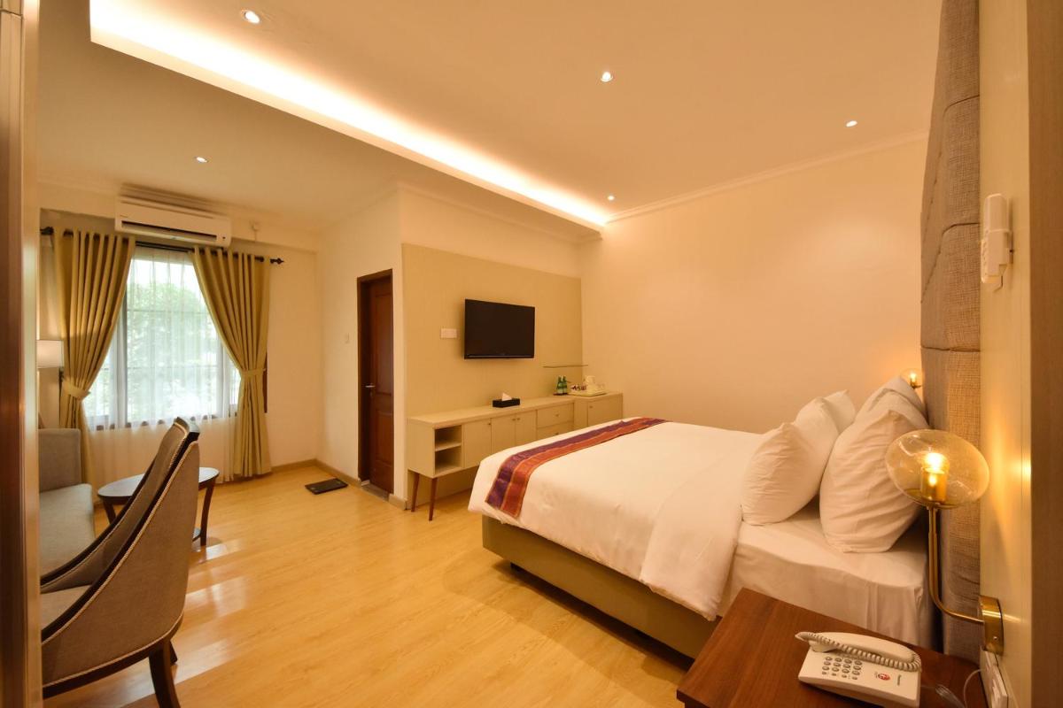 KHAS Ombilin Hotel - Housity