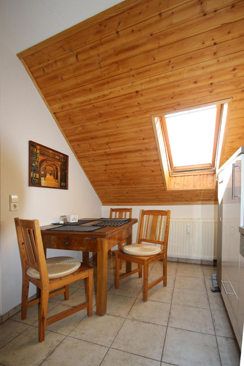 Gemütliche Ferienwohnung Pomologische Gartenstrasse - Housity