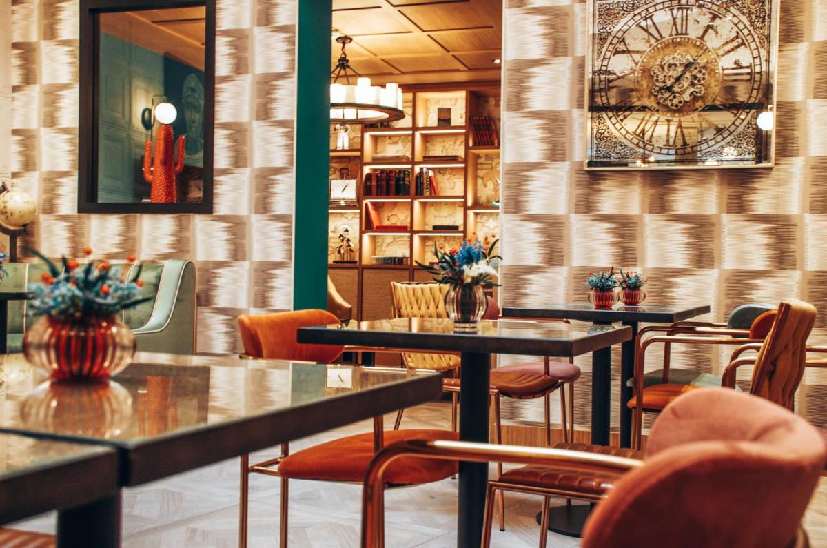 Coin salon dans l'établissement Hotel Phileas Lazare & Spa - Opera
