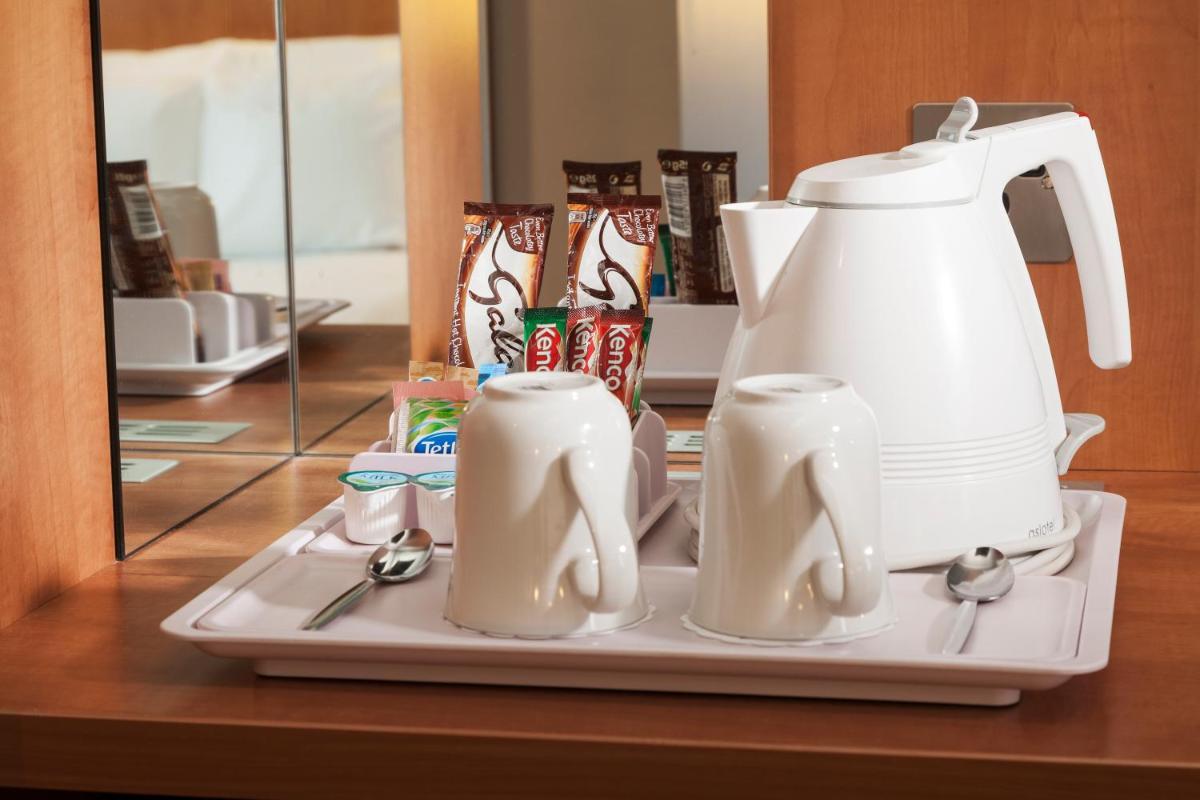 Holiday Inn Cardiff City, an IHG Hotel - Housity