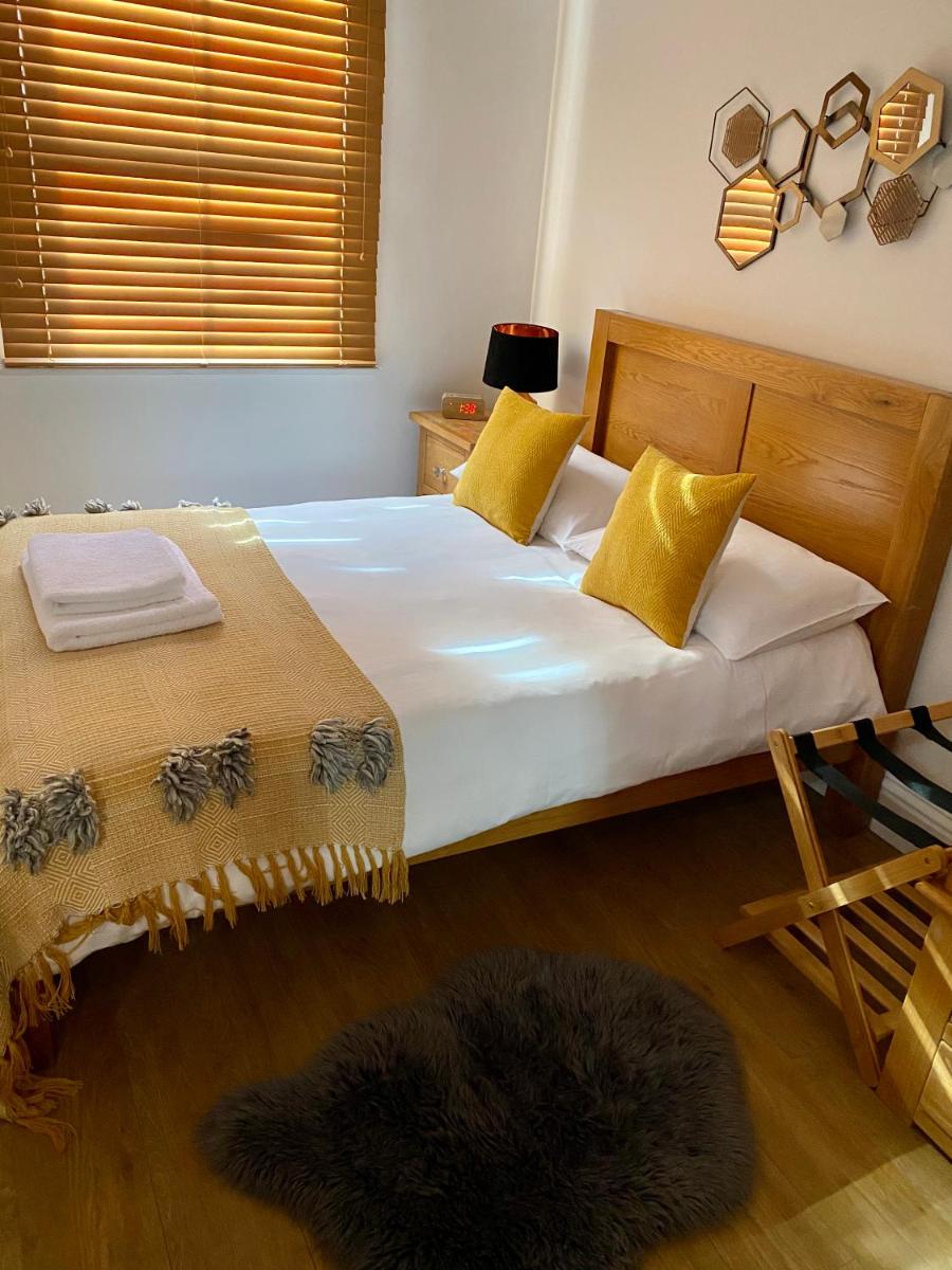 Exec Apartment 2 - Housity