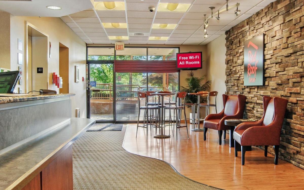 Red Roof Inn Cleveland Airport - Middleburg Heights - Housity