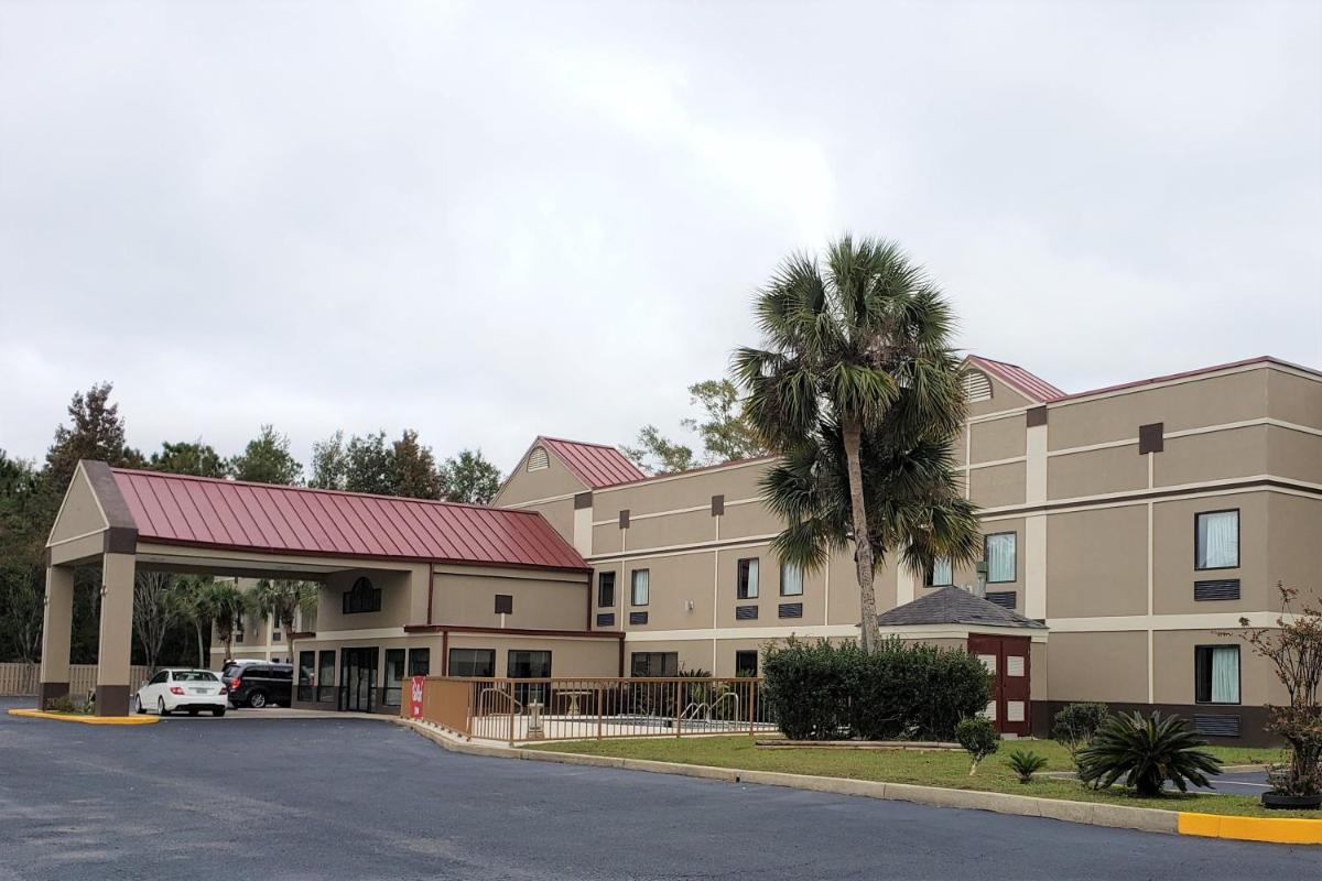Red Roof Inn Moss Point - Housity