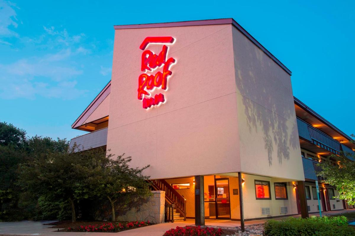 Red Roof Inn Philadelphia - Oxford Valley - Housity