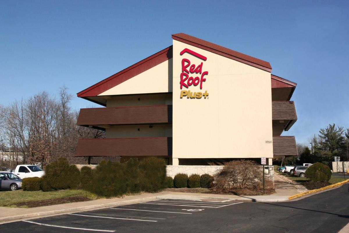 Red Roof Inn PLUS+ Philadelphia Airport - Housity