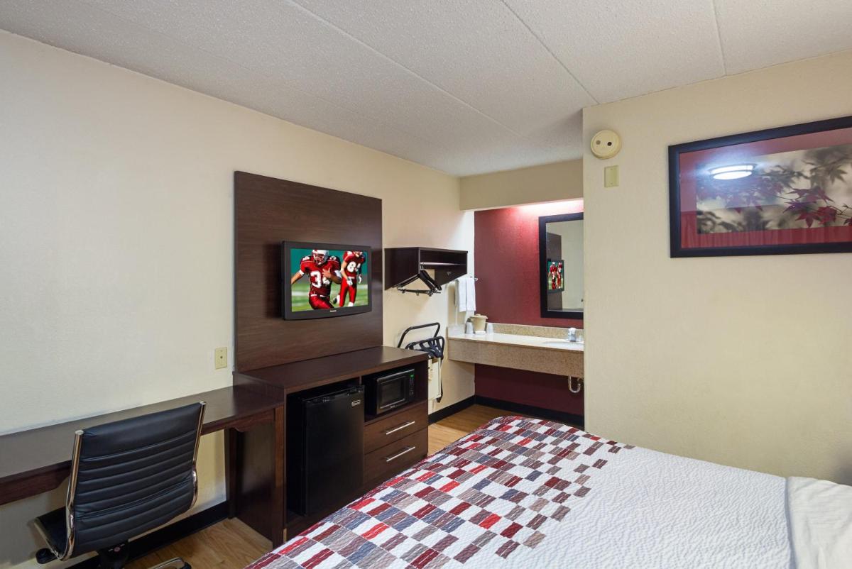 Red Roof Inn Madison, WI - Housity