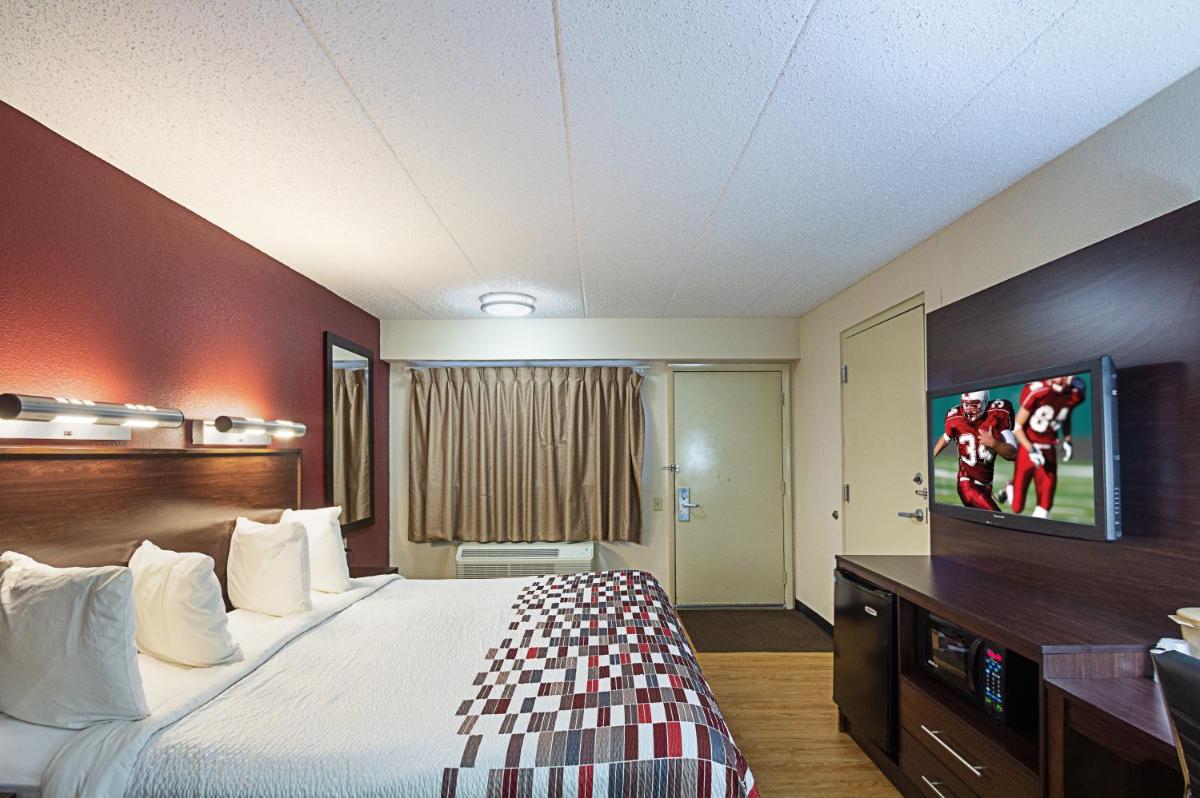 Red Roof Inn Madison, WI - Housity