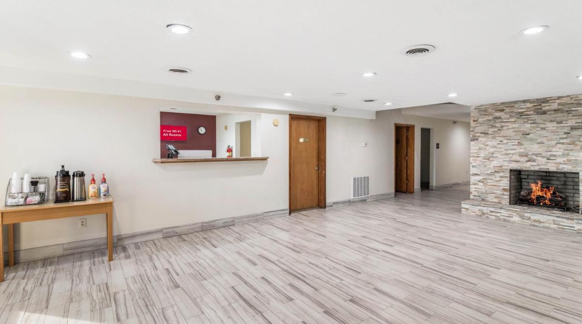 Red Roof Inn Cadiz - Housity