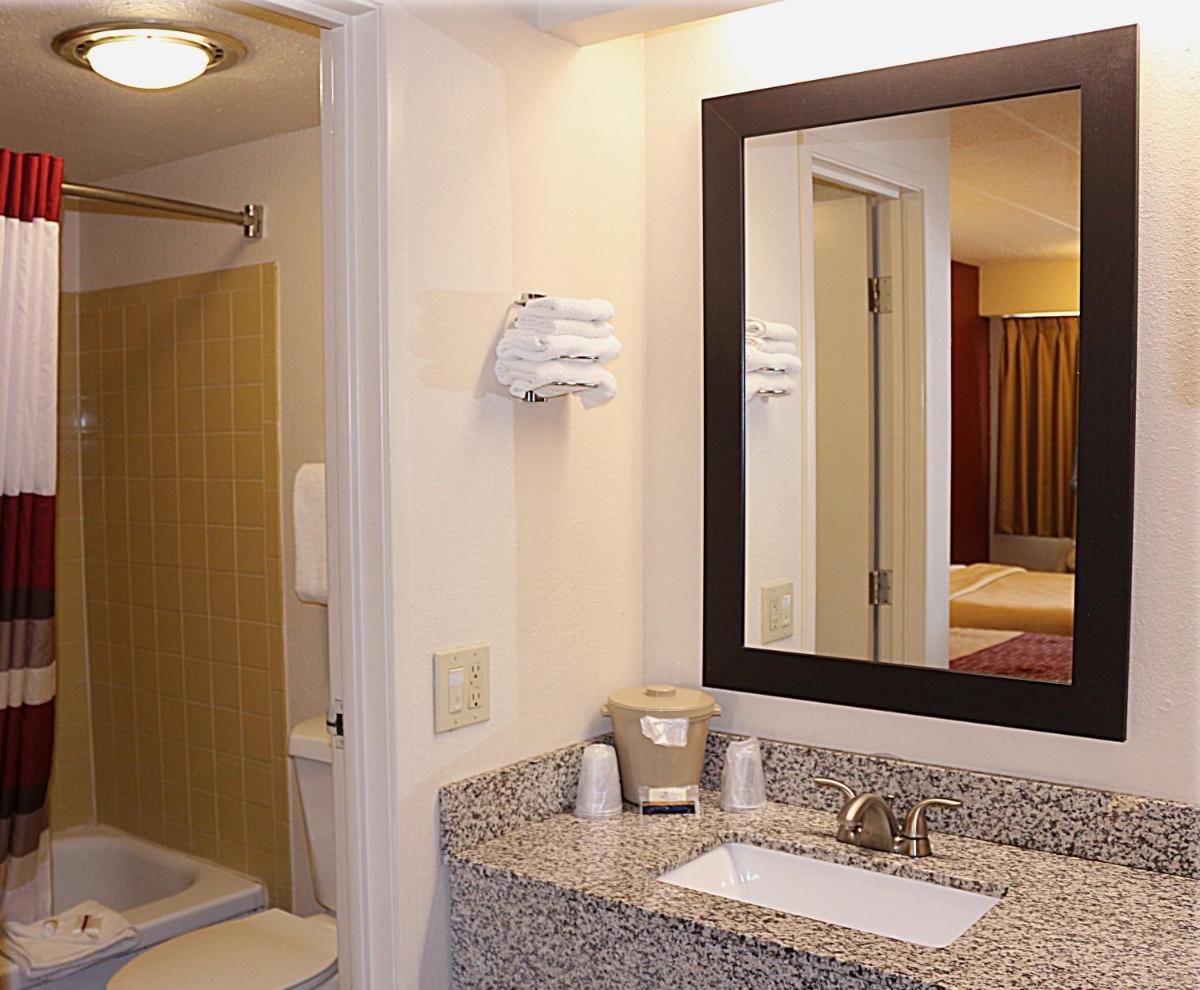 Red Roof Inn Michigan City - Housity