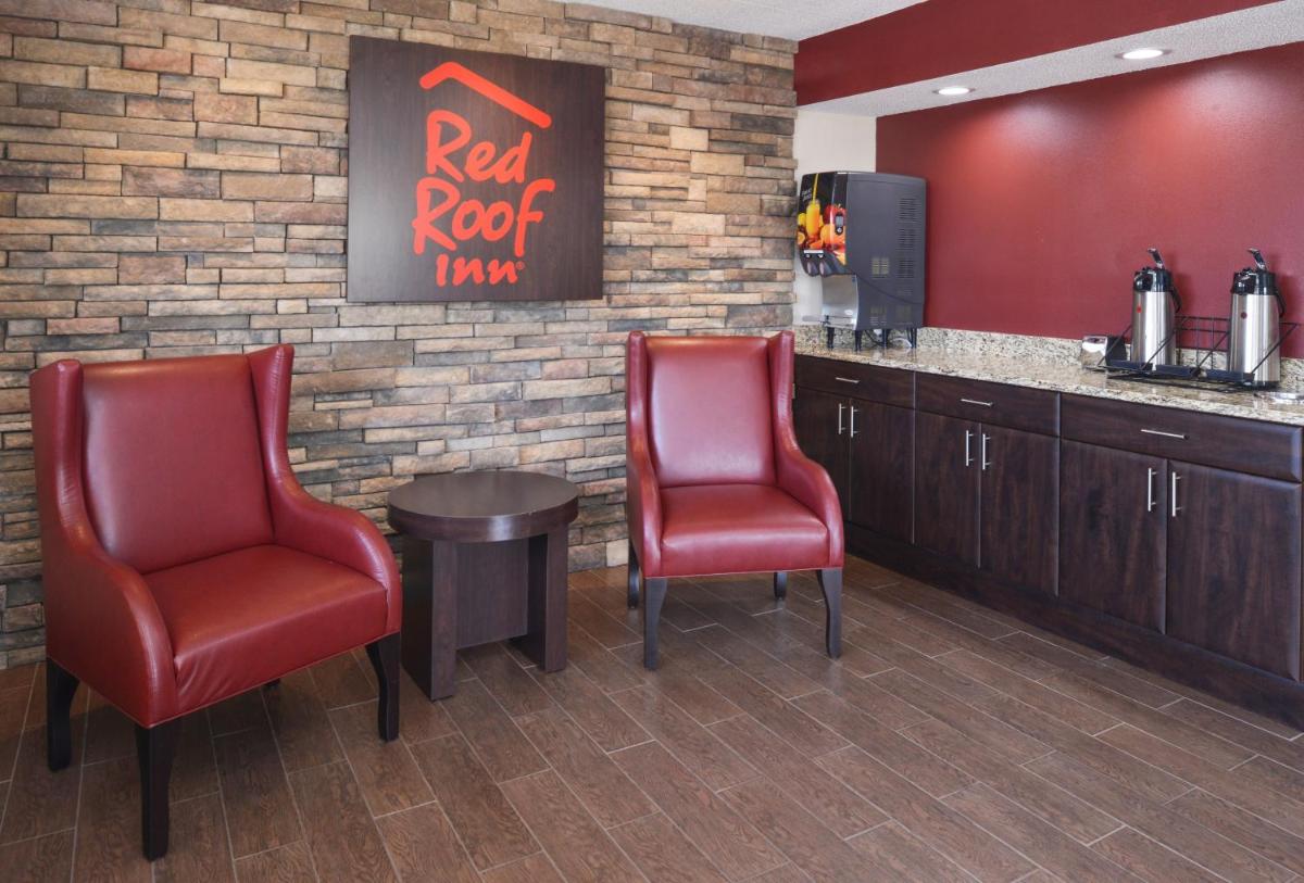 Red Roof Inn Champaign - University - Housity