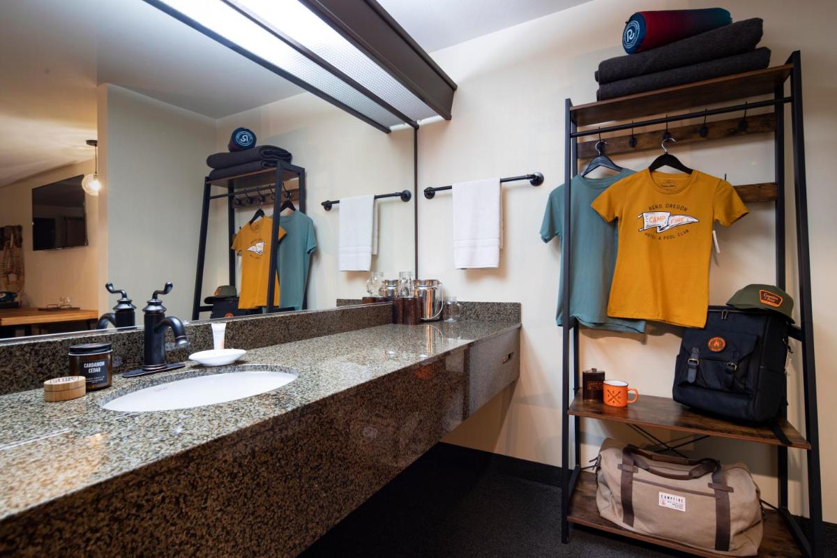 Campfire Hotel - Housity