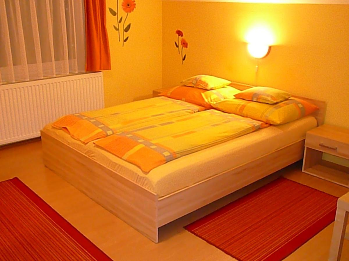 Hévíz -Alsópáhok Villa-Erika Apartman - Housity