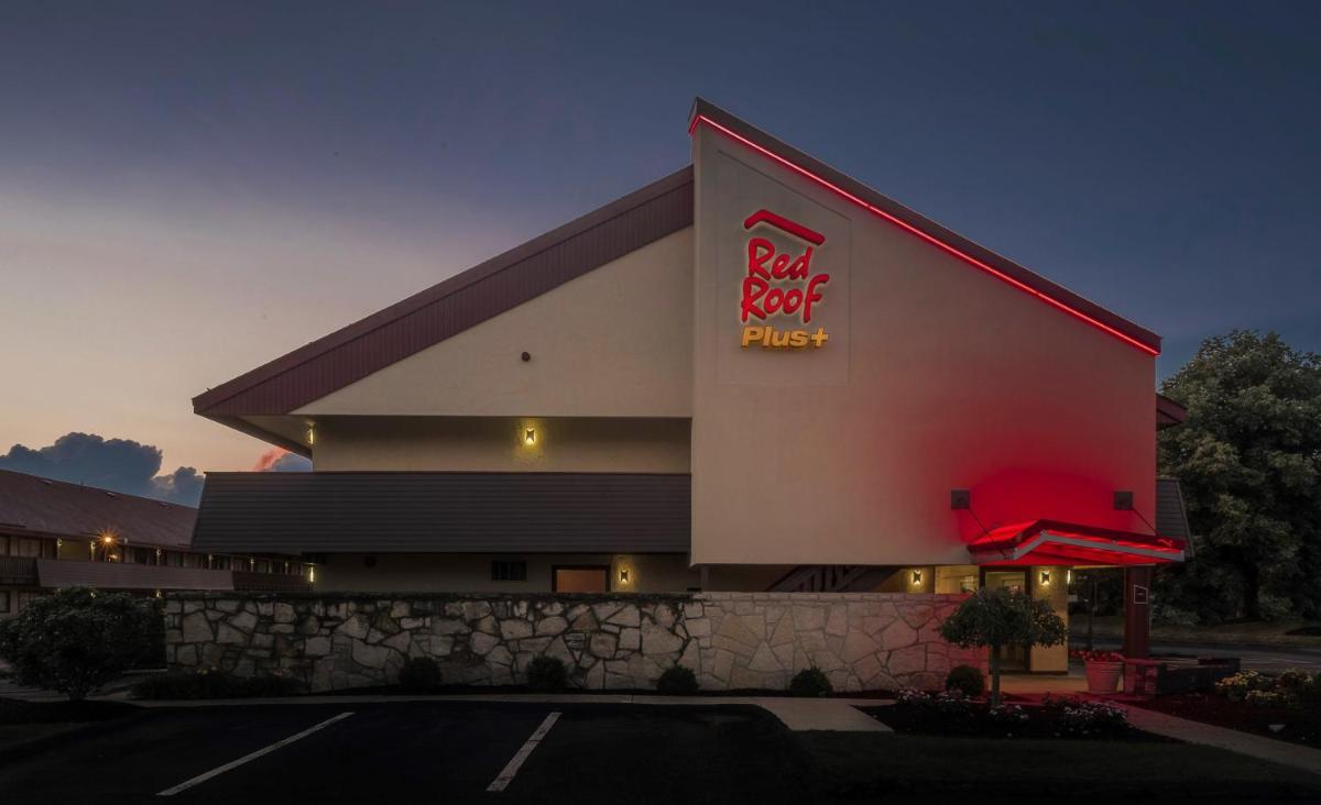 Red Roof Inn PLUS + Boston - Framingham - Housity