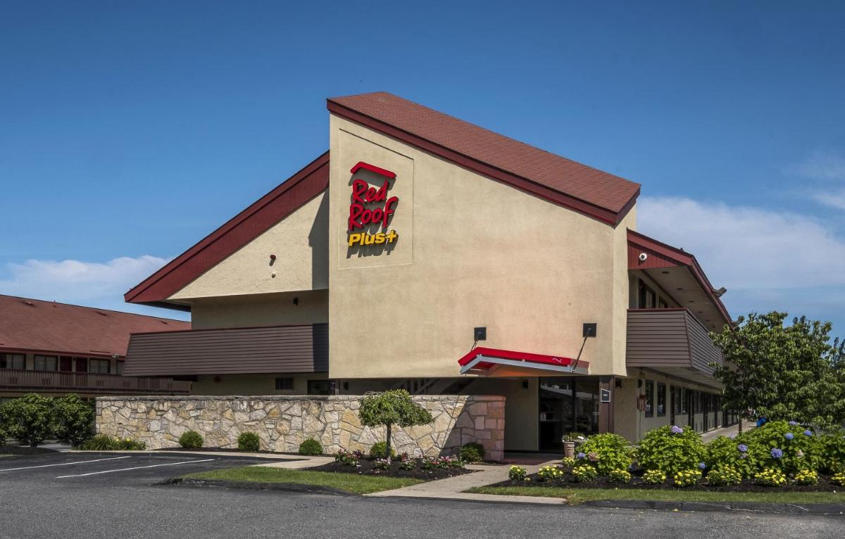Red Roof Inn PLUS + Boston - Framingham - Housity