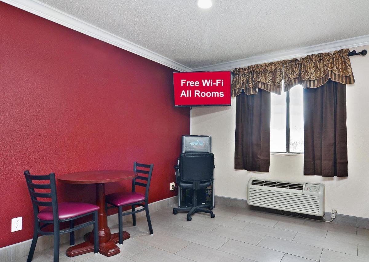 Red Roof Inn Binghamton North - Housity