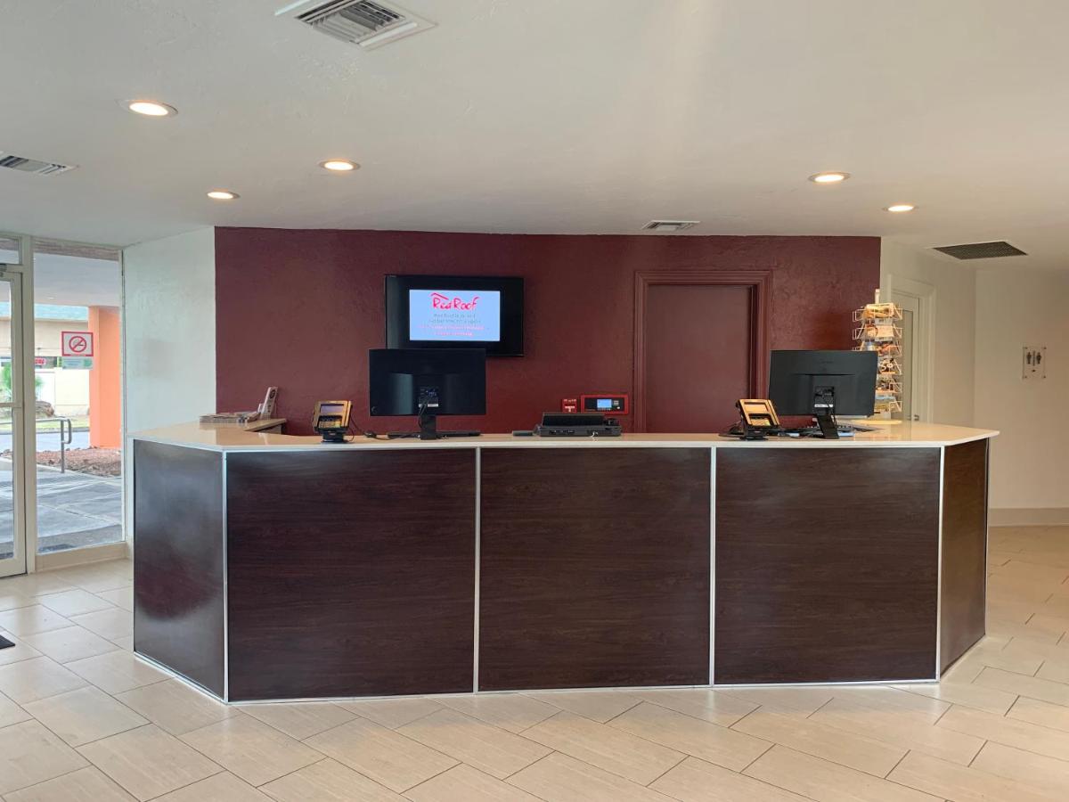 Red Roof Inn Tucson Downtown - University - Housity