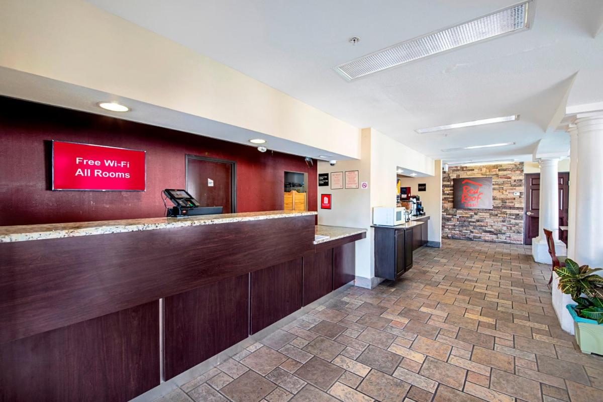 Red Roof Inn San Marcos - Housity
