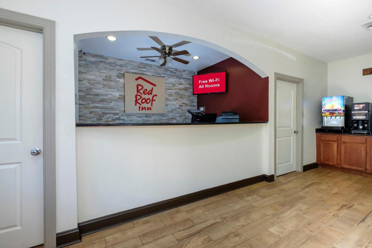 Red Roof Inn Columbus, MS - Housity