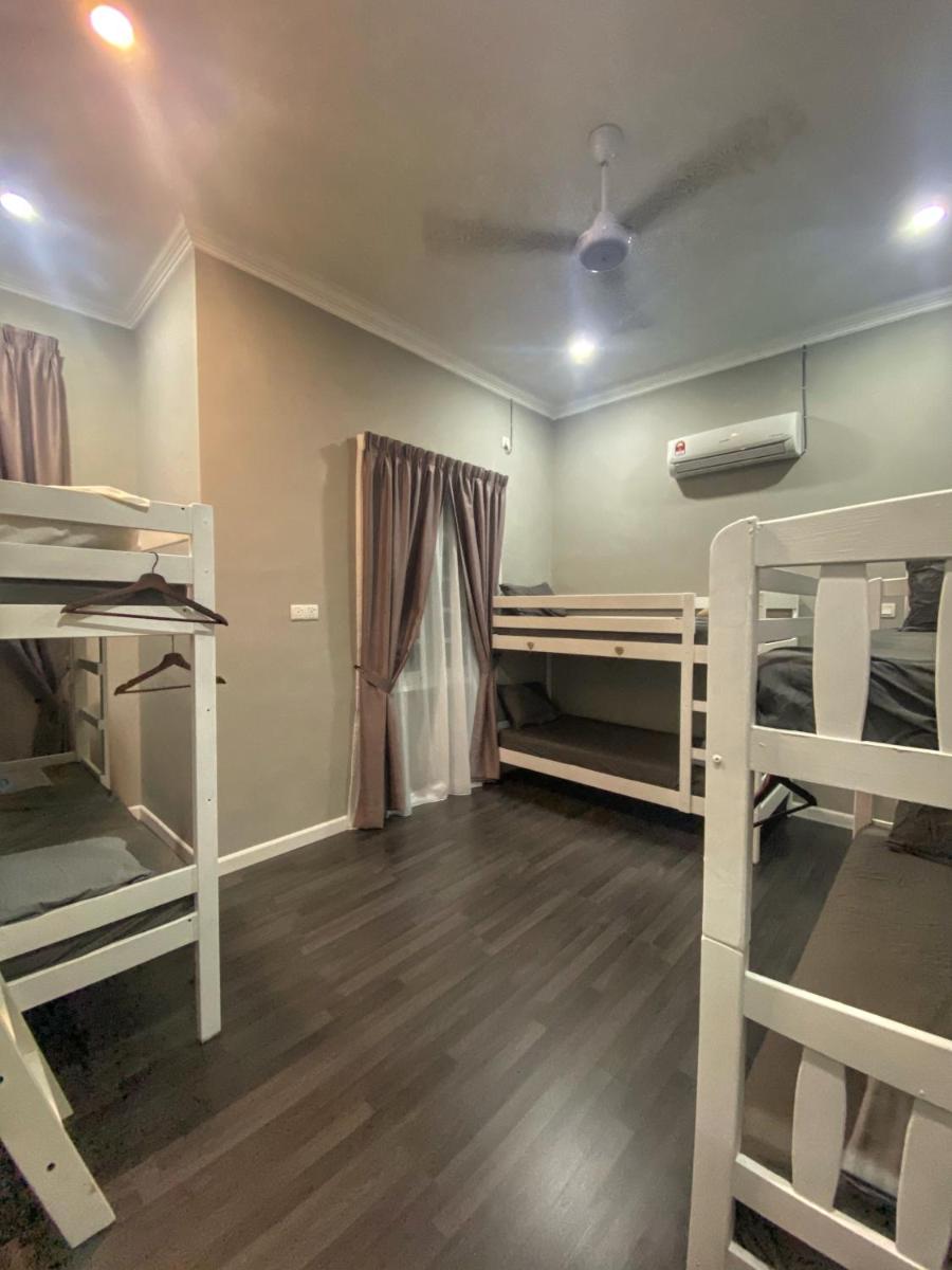 Shafickza Guesthouse - Housity