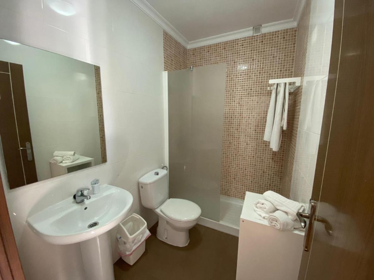 Hostal Restaurante El Cruce - Housity