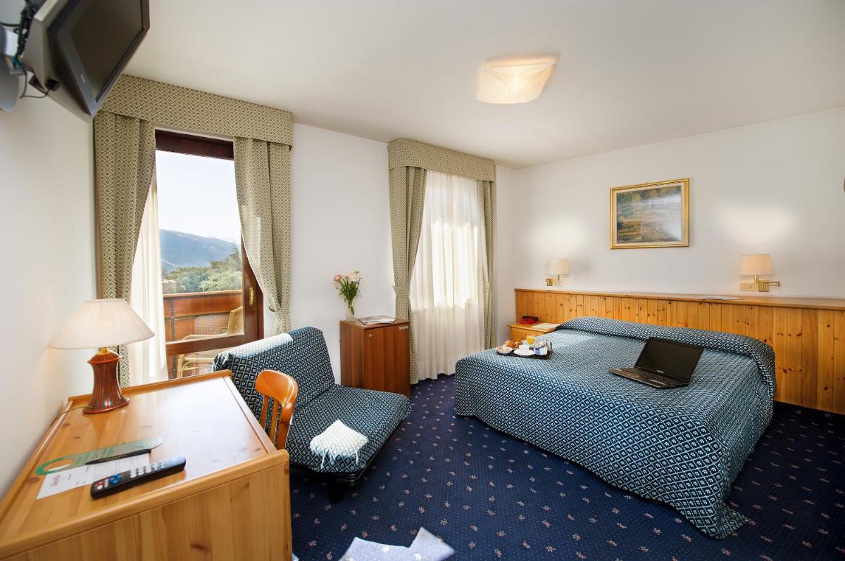 Hotel Sassella - Housity